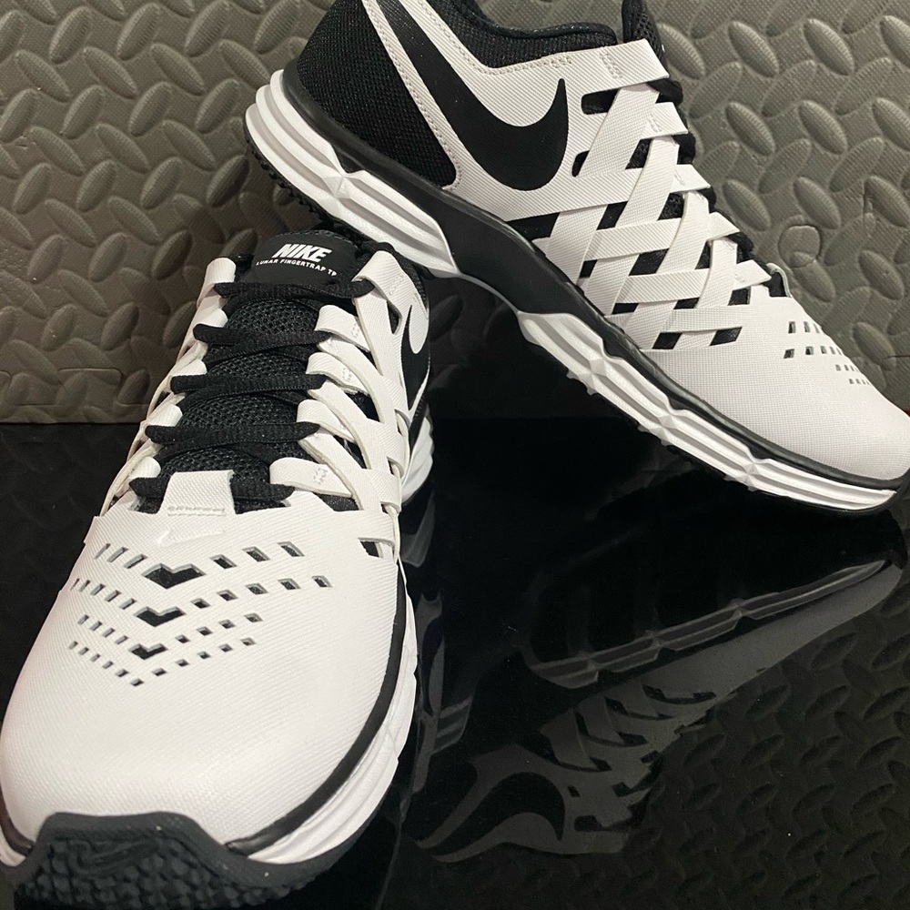 NIKE LUNAR FINGERTRAP TR size 11